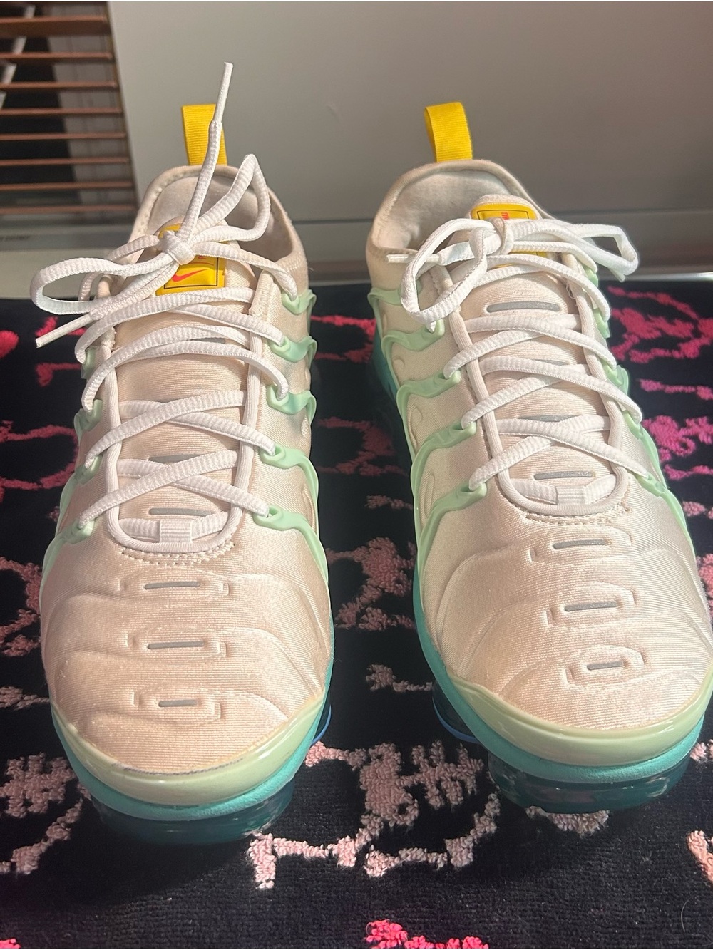 Nike Women's Vapor Max Cream Sneakers with Teal Midsole and Yellow Heel Tabs - Picture 2 of 5